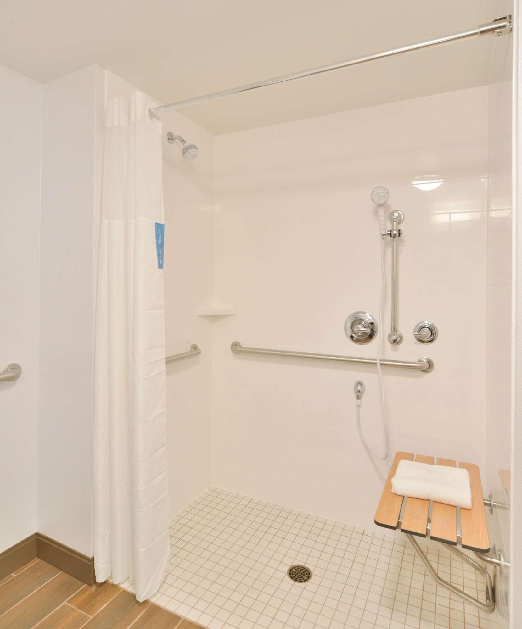 Hampton Inn & Suites Menomonie-Uw Stout Εξωτερικό φωτογραφία